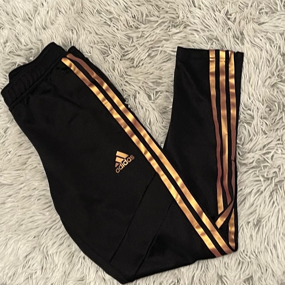 Adidas brand new sweat pants . Is in rose gold. $20